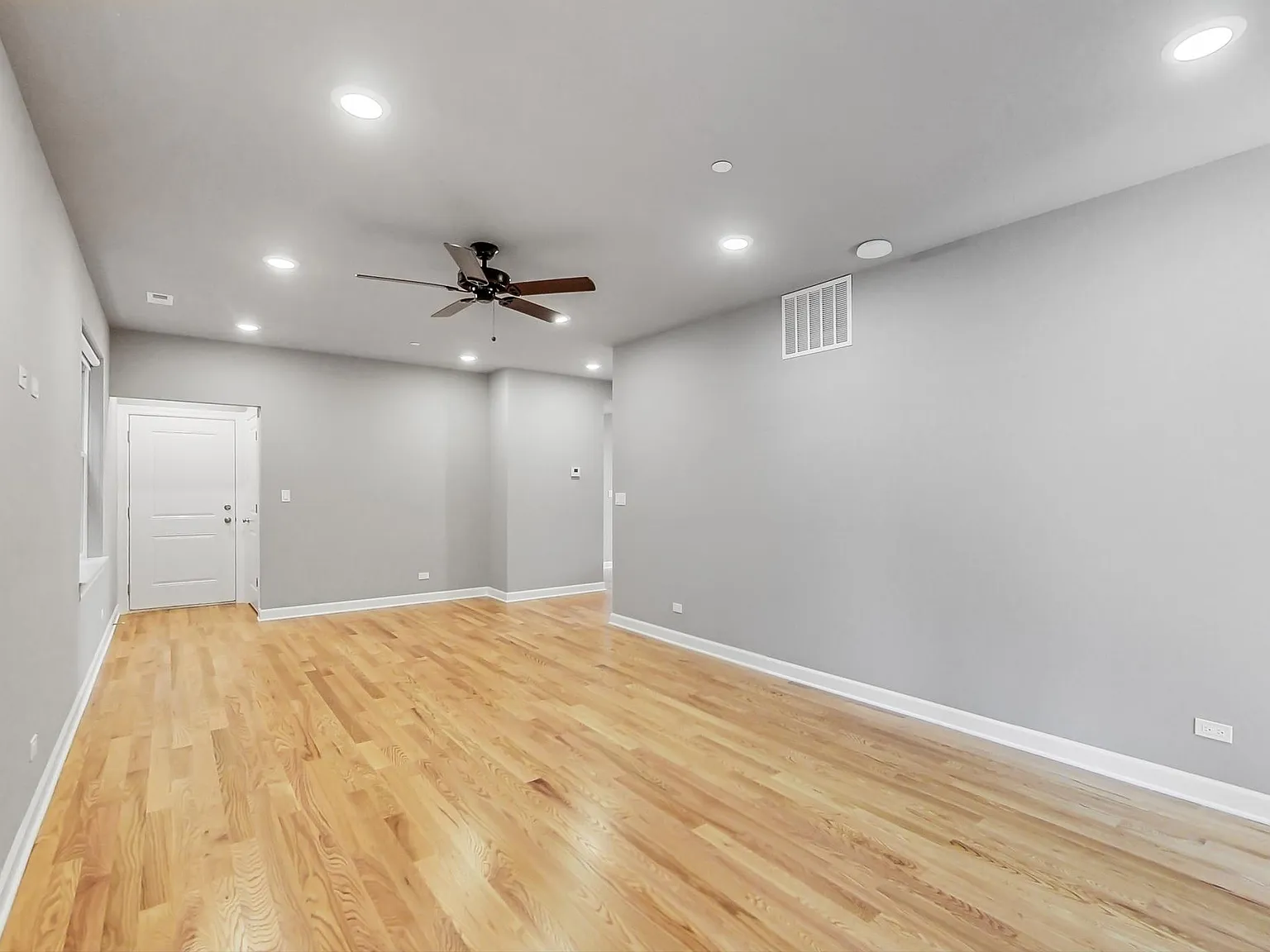 3 bed, 3.0 bath, $3,000 — Photo 4