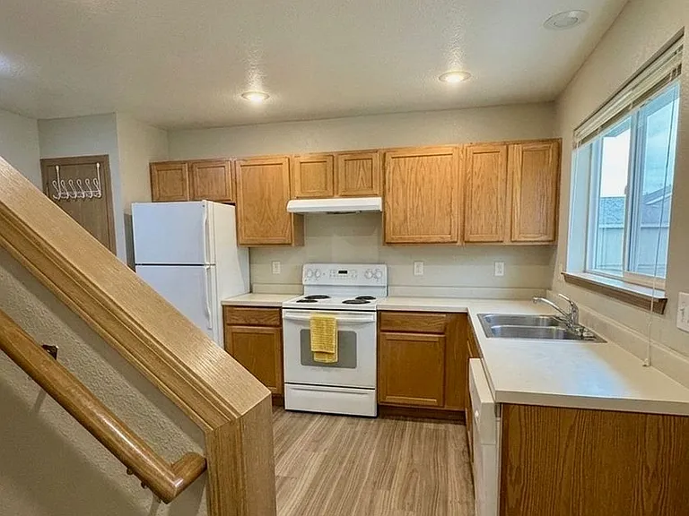 1717 Rockhill Rd — Photo 3