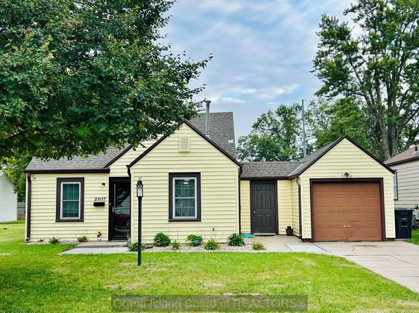 2507 W 1st St, Grand Island, NE 68803