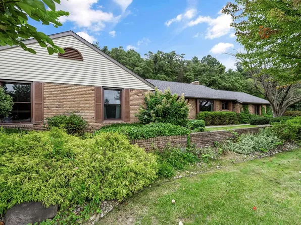51200 Pheasant Run Dr, Granger, IN 46530