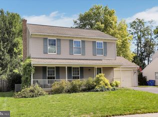 13 Honeysuckle Dr, Mechanicsburg, PA