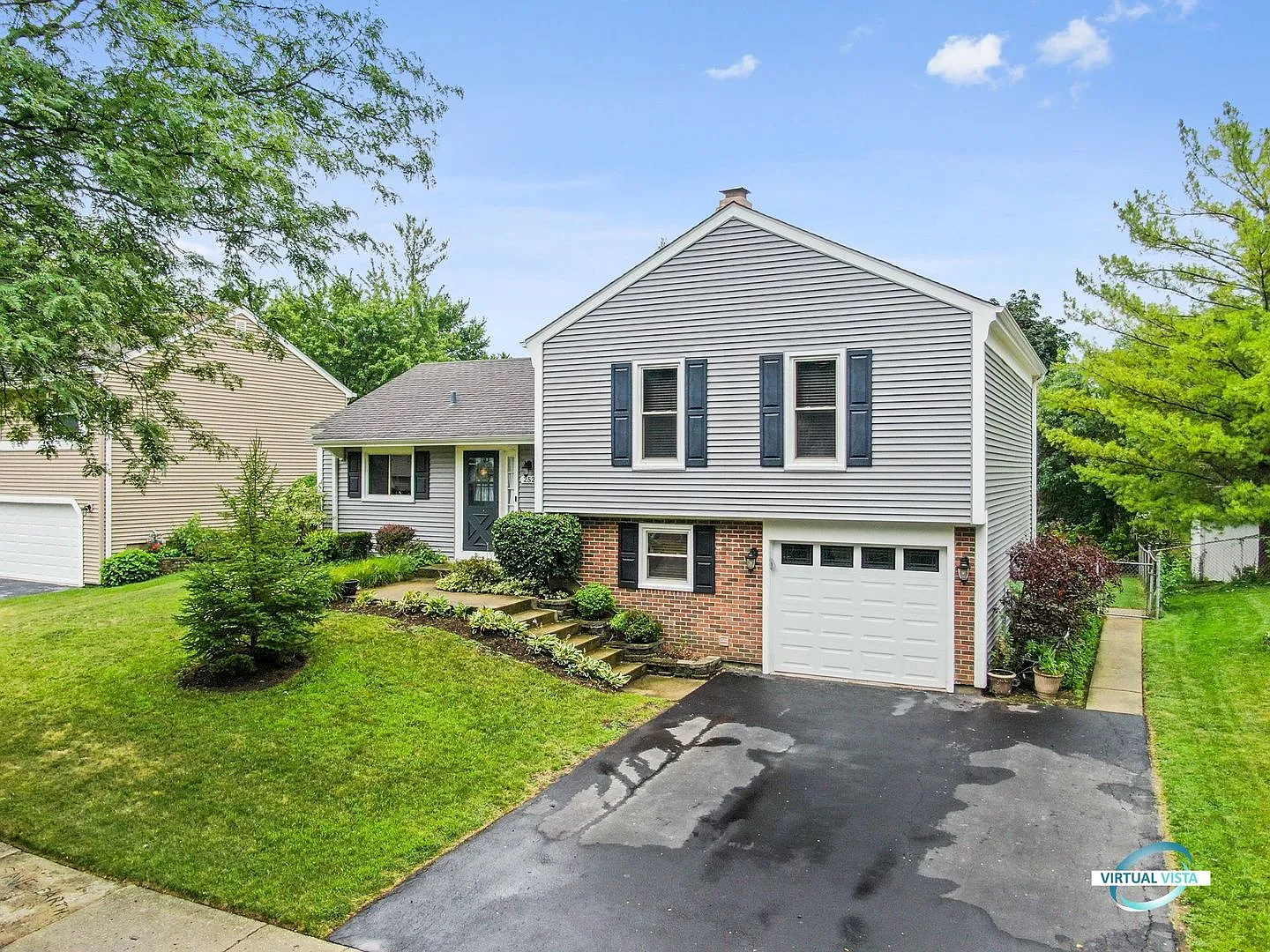 252 Lincoln Dr photo 1