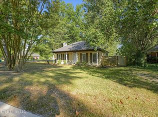 101 Honeysuckle Ln, Ridgeland, MS 39157