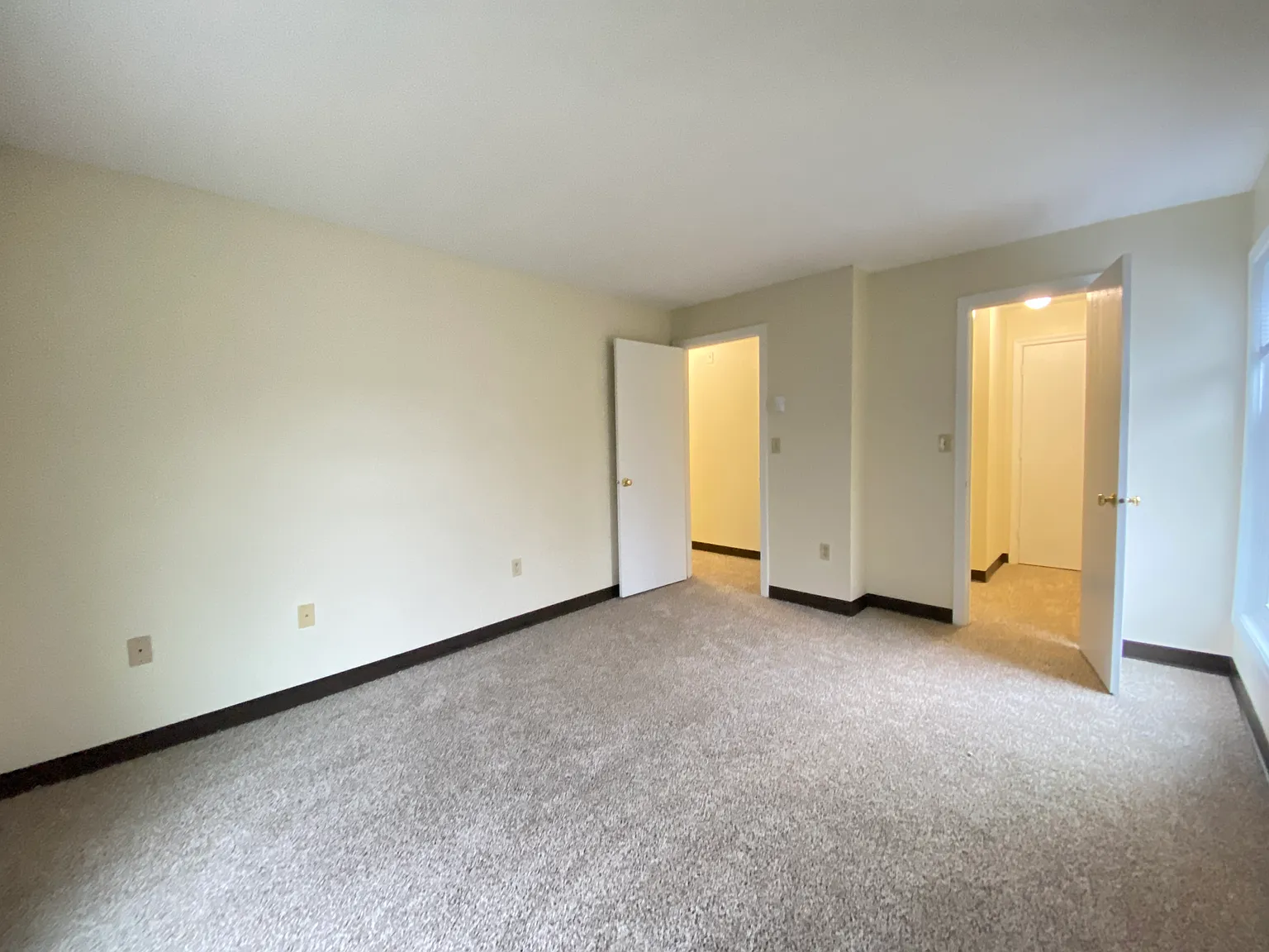 Sunset Ridge Apartments — Photo 2