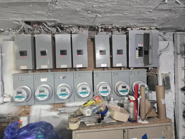 1530 Gates Avenue image 15 of 19