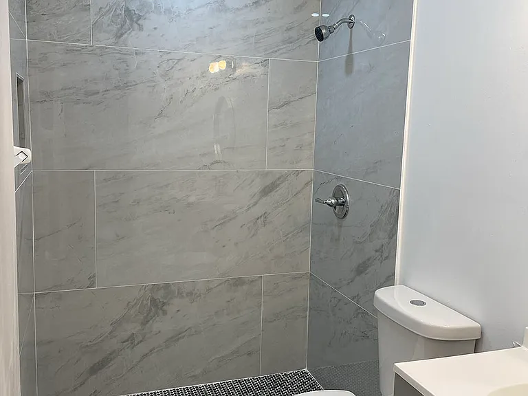 215 Leroy Ave — Photo 6