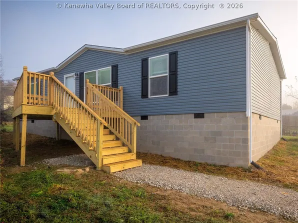 5115 Bluebell Dr, Charleston, WV 25313