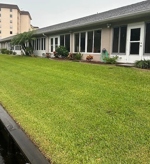 Country Club Dr — Photo 15