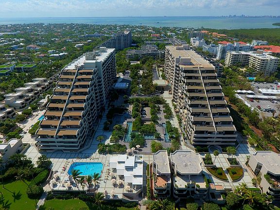 2nd image of 253 Crandon Blvd #624