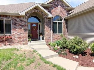 333 Meadow Crest Trl, Cottage Grove, WI 53527