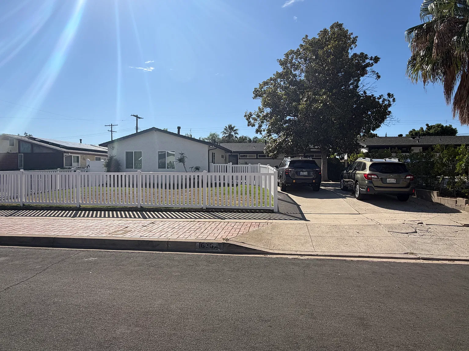 3 bed, 1400 sqft, $3,845 — Photo 2