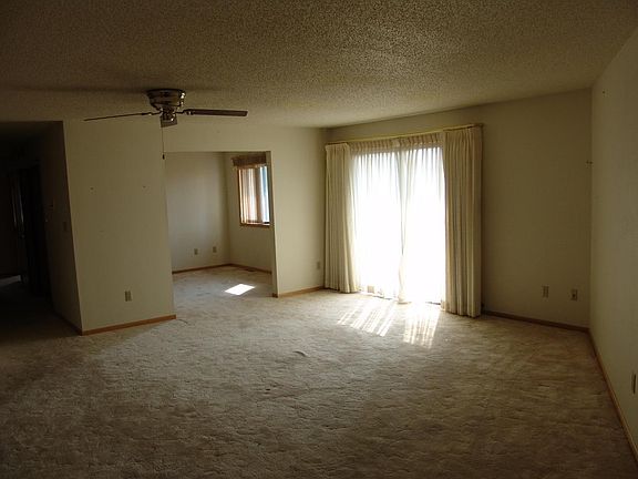 2nd image of 1980 Meadowlark Ln