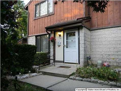 1st image of 40 Belmar Dr E