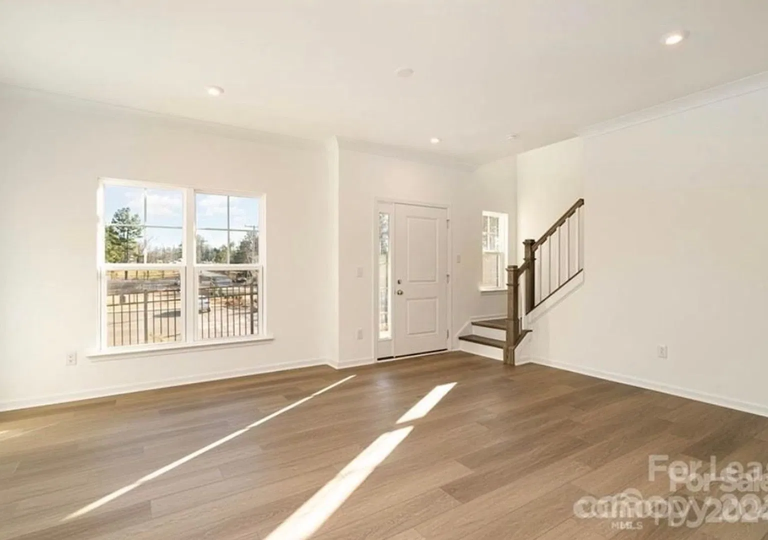 Charming 3BR House in Concord — Photo 2