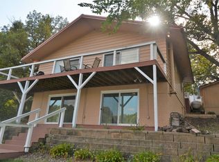 1051 Lakeshore Dr, Brooklyn, IA