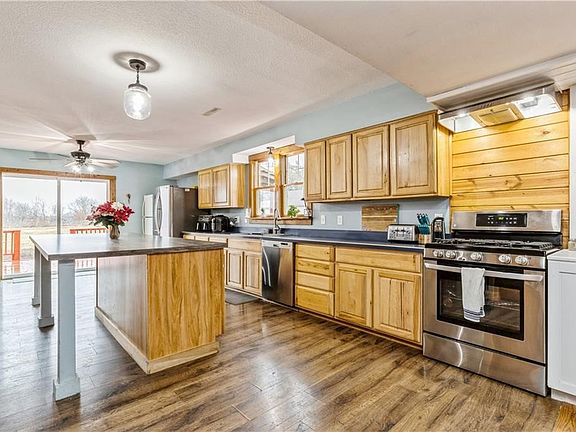3rd image of 999 McGregor Dr