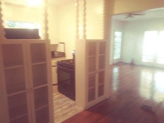 3rd image of 18 S M St APT 2