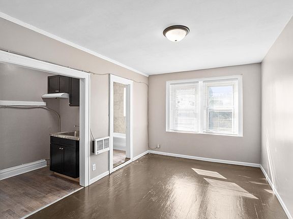 2nd image of 2916 Union Blvd #302