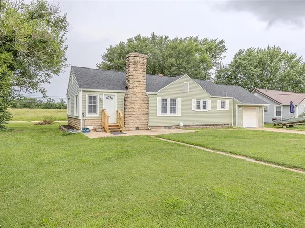 111 Crescent Dr, Lebanon, MO 65536