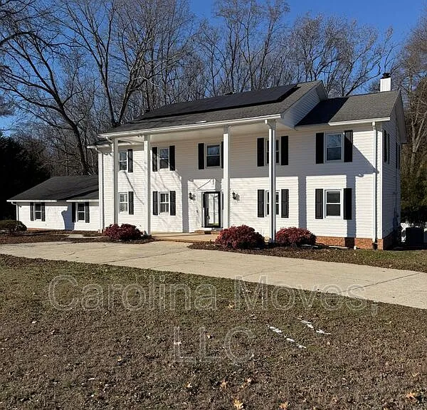 121 Chipwood Ln — Photo 3