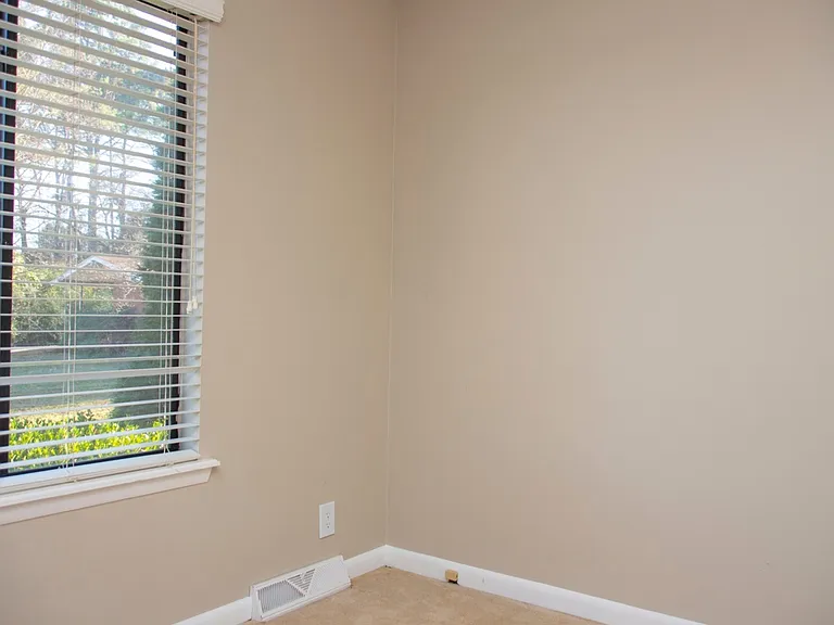 809 Bishop Cir — Photo 17
