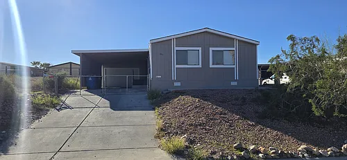 880 Roadrunner Dr Photo 1