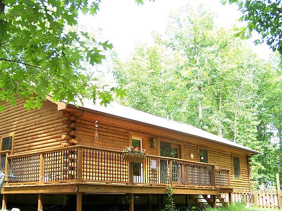 Exterior rear w/deck
