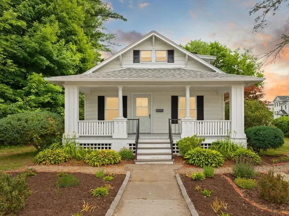 484 Groveland St, Haverhill, MA 01830