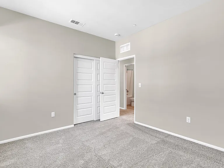 2074 Bergamot St — Photo 30