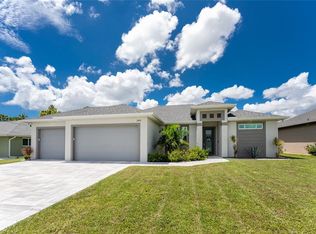 240 Fairway Rd, Rotonda West, FL 33947