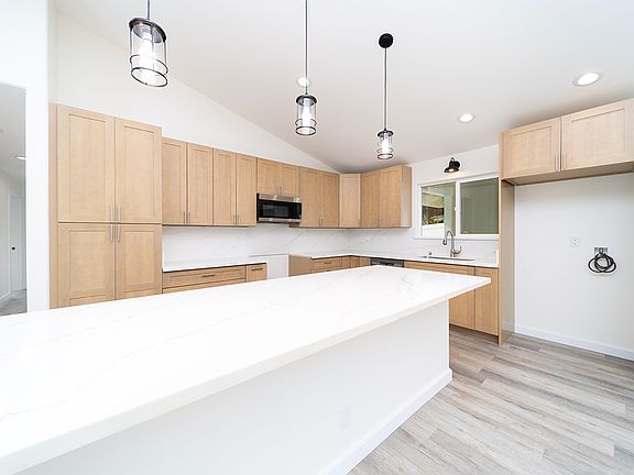 4th image of 3601 Laulea Pl