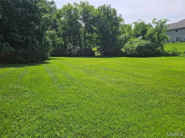 1170 San Juan Dr, Edwardsville, IL 62025