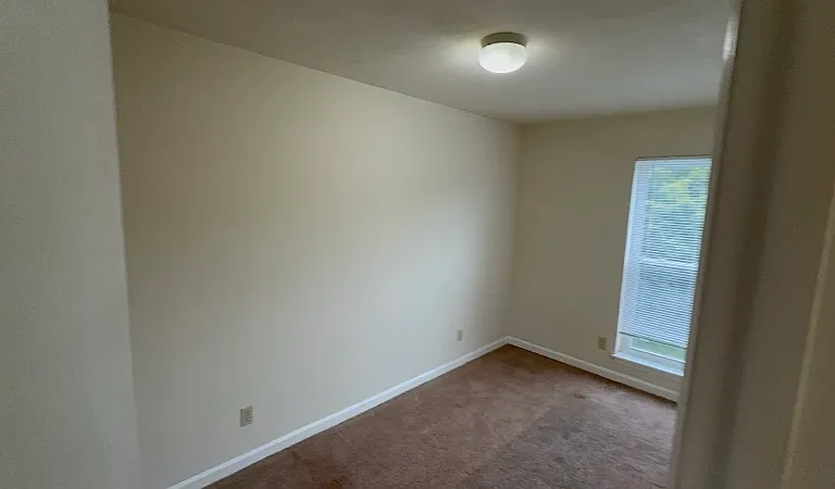 1440 Seneca Dr #K — Photo 11