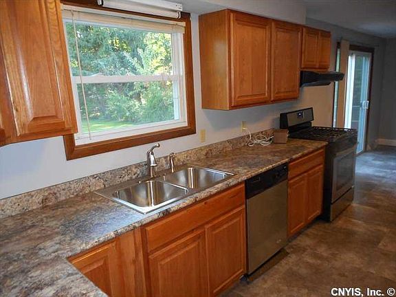 4th image of 315 Millen Dr
