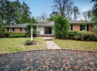 102 Mohawk Rd, Short Hills, NJ 07078