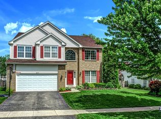 277 Prairie Springs Dr, Round Lake, IL 60073