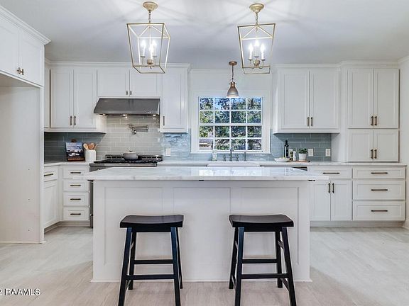 3rd image of 517 Laurence Ave