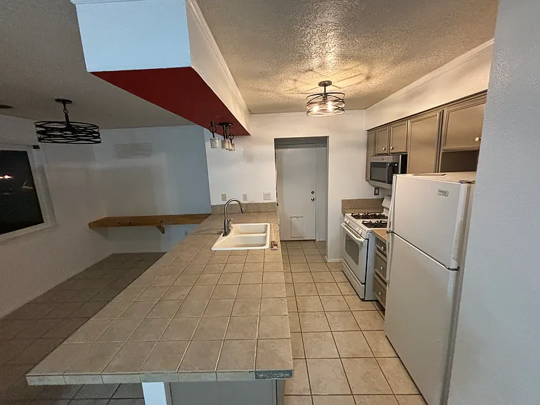 47 Roberts Dr — Photo 6