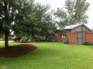 214 Meadow Dr, Warner Robins, GA 31093