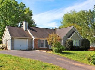 6405 River Crest Dr, Clemmons, NC 27012