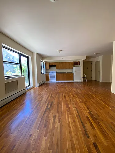 44 Hilton Ave Photo 1