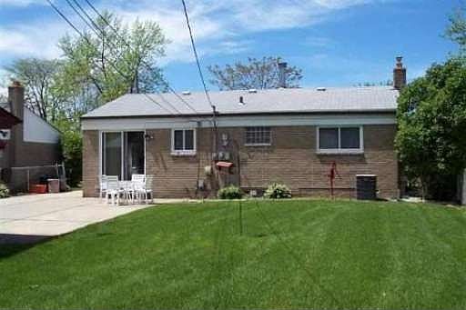 2nd image of 26486 Collingwood St