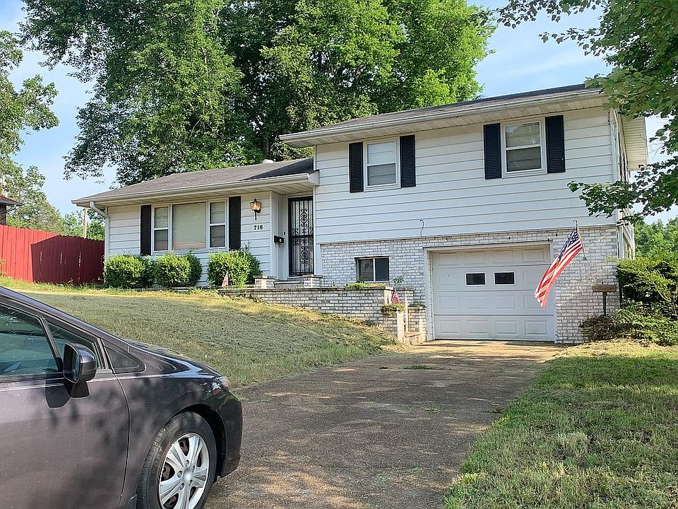 1st image of 718 E Locust St