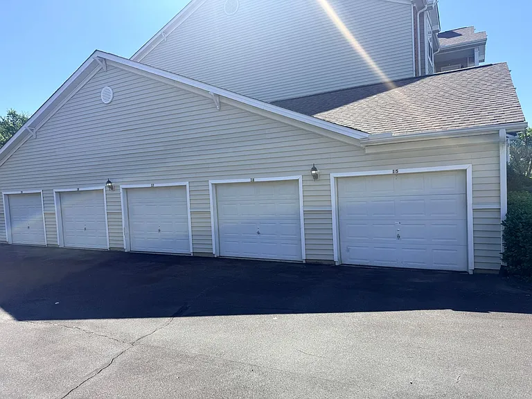 10680 Hill Point Ct — Photo 6
