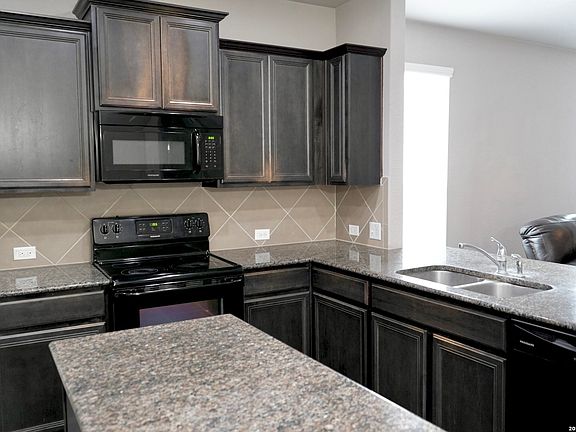 3rd image of 7011 Republic Pkwy
