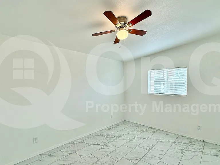 741 E Erie St #1 — Photo 27
