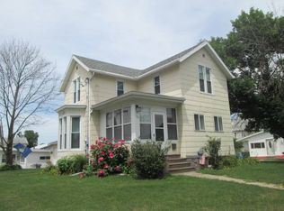 120 S D St, Monmouth, IL 61462