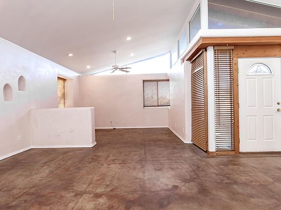 2nd image of 1209 Poplar Ave