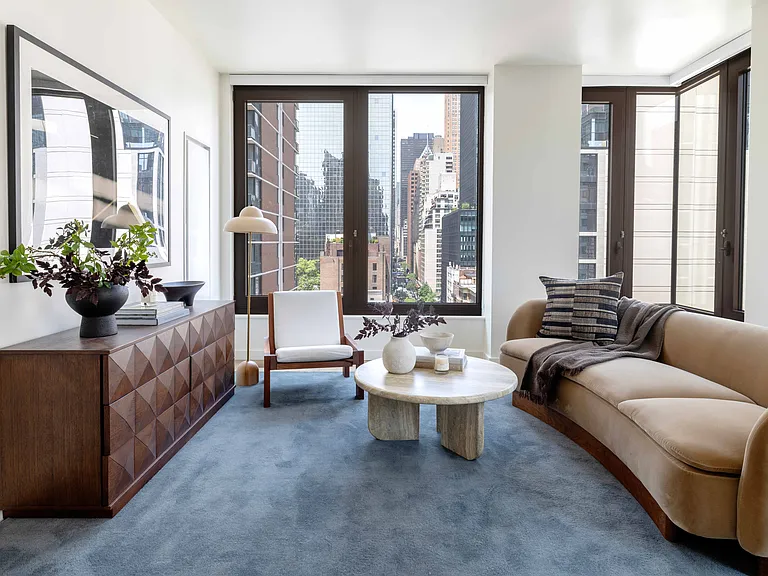 300 E 50th St #18B — Photo 3