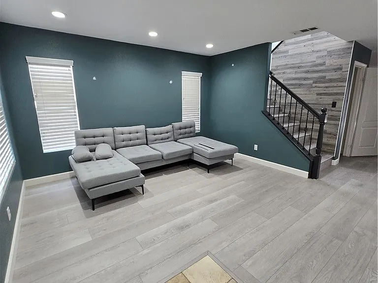 40643 Cartier St — Photo 3